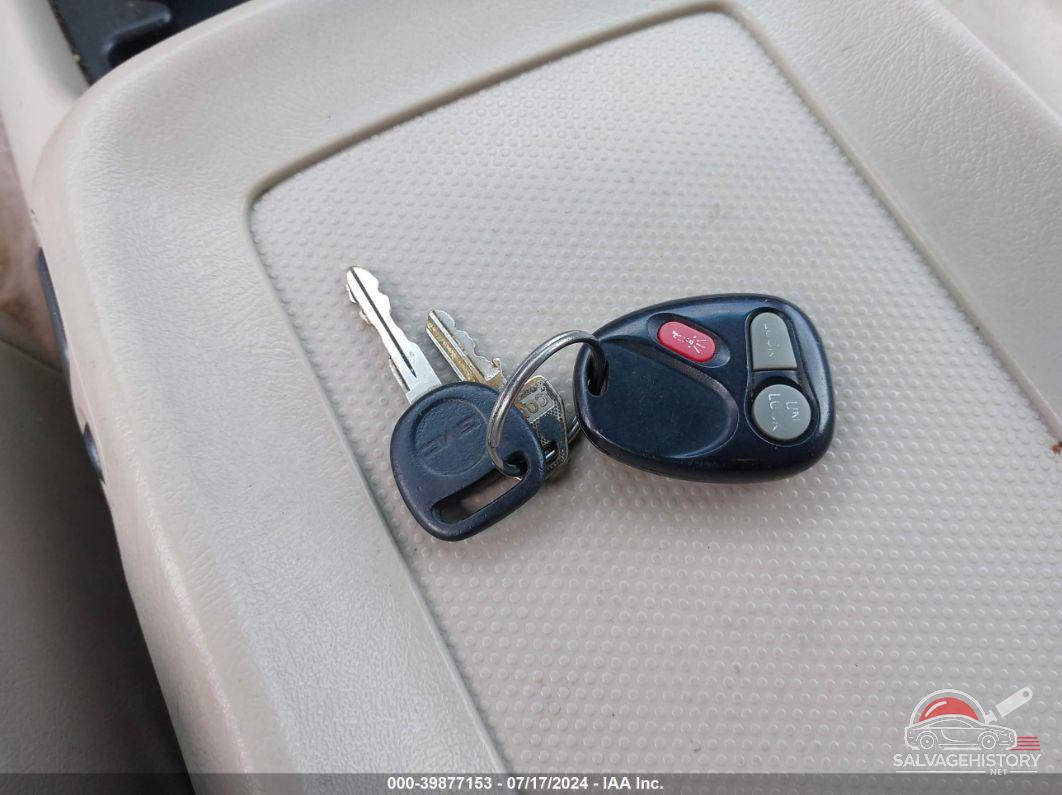 3GKEC16TXYG210329 2000 GMC YUKON XL 1500 photo no. 11