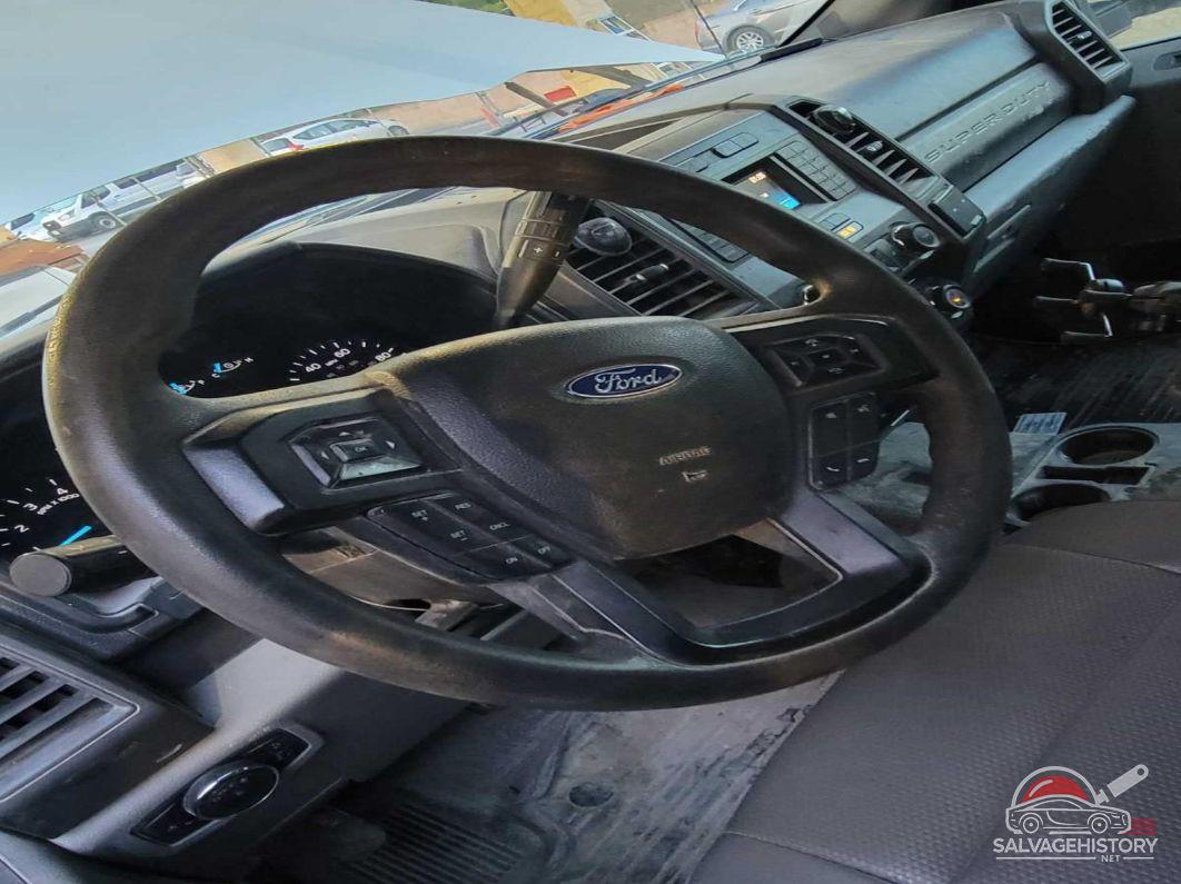 1FT7W2B69JEB73031 2018 FORD F250 photo no. 4
