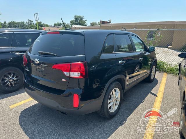 5XYKT3A60FG619754 2015 KIA SORENTO photo no. 4
