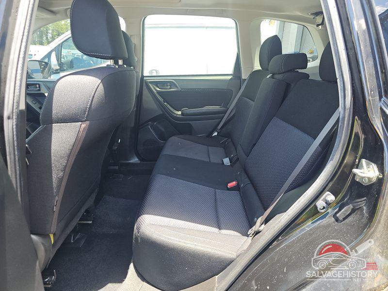 JF2SJAGC4JH581969 2018 SUBARU FORESTER photo no. 2