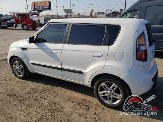 KNDJT2A29A7702446 2010 KIA SOUL photo no. 2