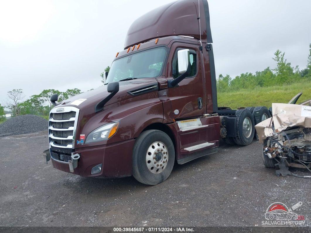3AKJHLDR0JSJW3851 2018 FREIGHTLINER CASCADIA 126 photo no. 2