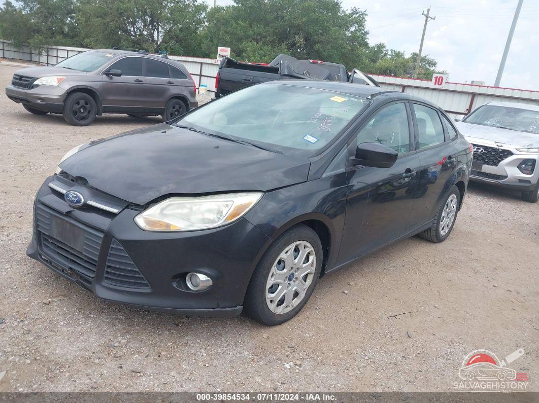 1FAHP3F20CL300946 2012 FORD FOCUS photo no. 2