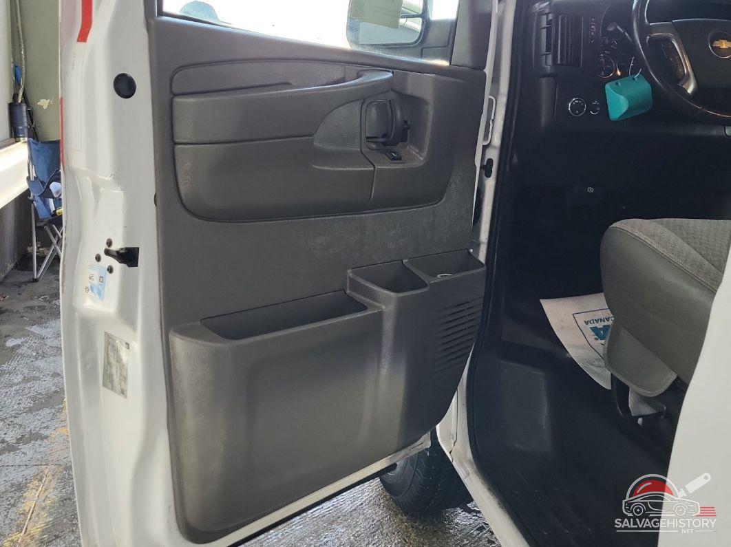 1GCWGFCB3F1151049 2015 CHEVROLET EXPRESS G2500 photo no. 5