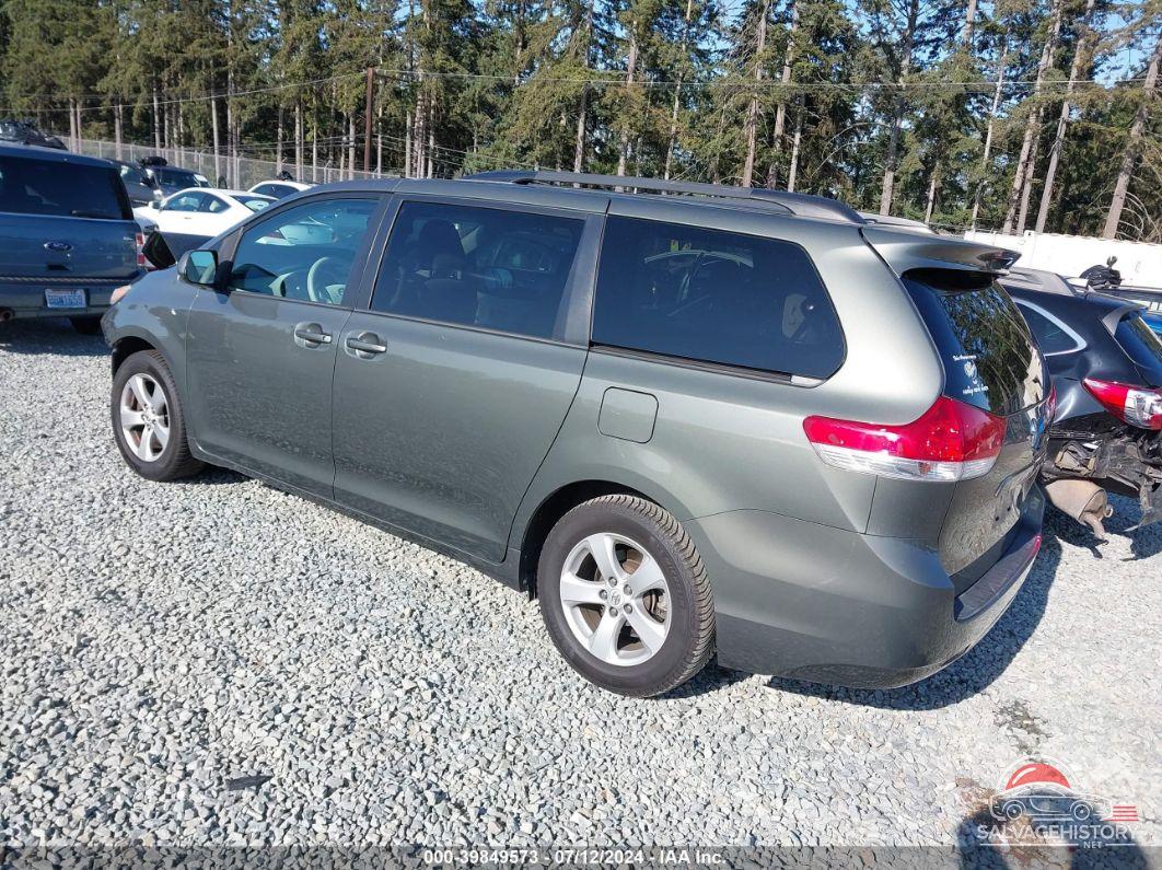 5TDKK3DC0DS284726 2013 TOYOTA SIENNA photo no. 3