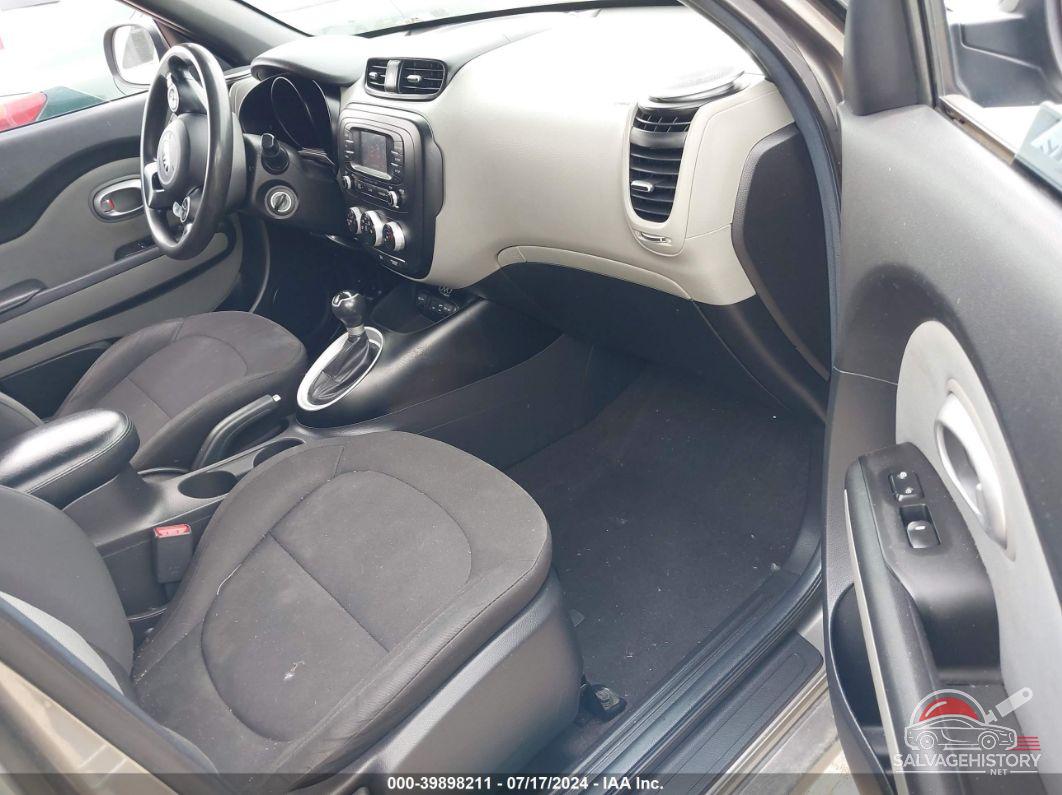 KNDJN2A23F7214286 2015 KIA SOUL photo no. 5