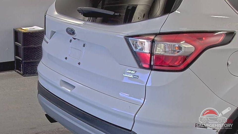 1FMCU9GD4JUA85039 2018 FORD ESCAPE photo no. 9