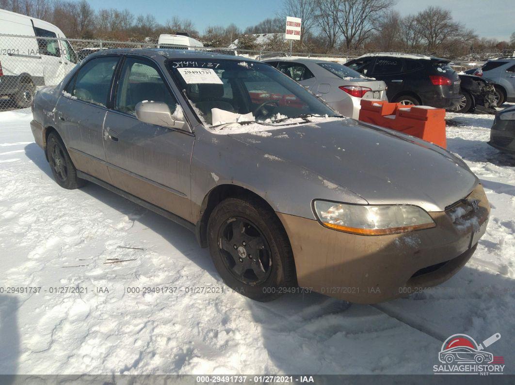 1HGCG5655XA106880 1999 HONDA ACCORD SDN photo no. 2