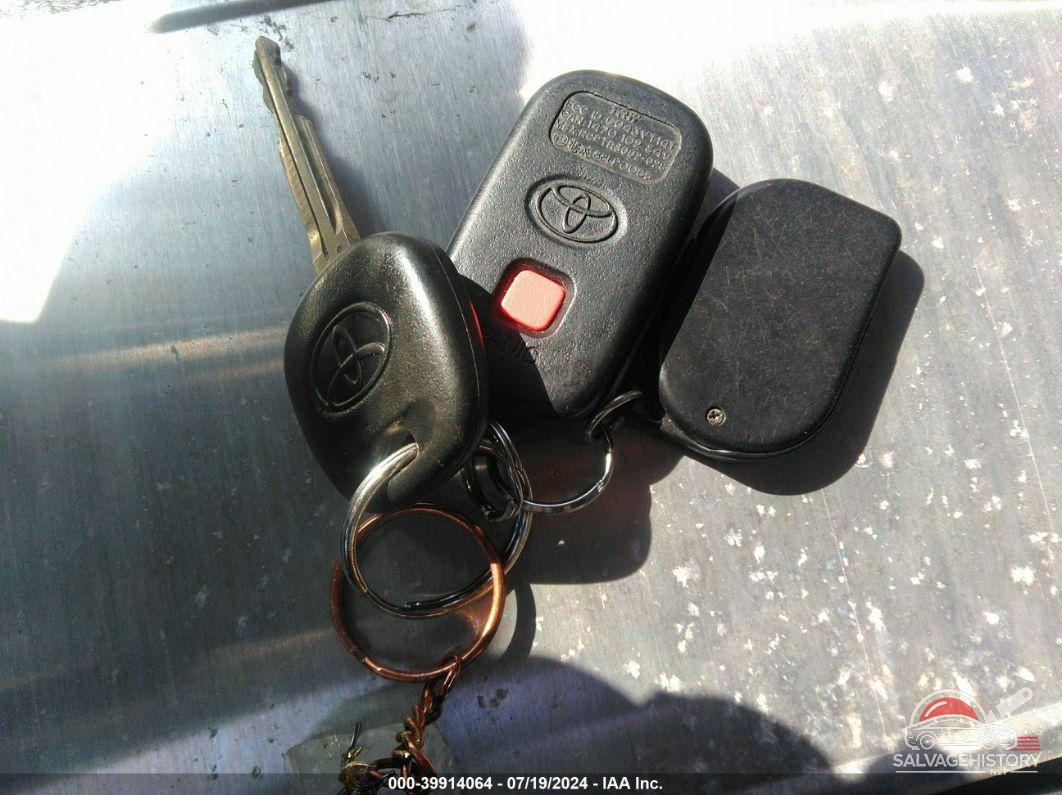 2T1KR32E66C621413 2006 TOYOTA MATRIX photo no. 11