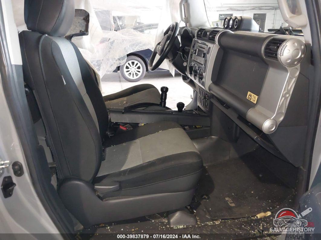 JTEBU4BF0DK158964 2013 TOYOTA FJ CRUISER photo no. 5