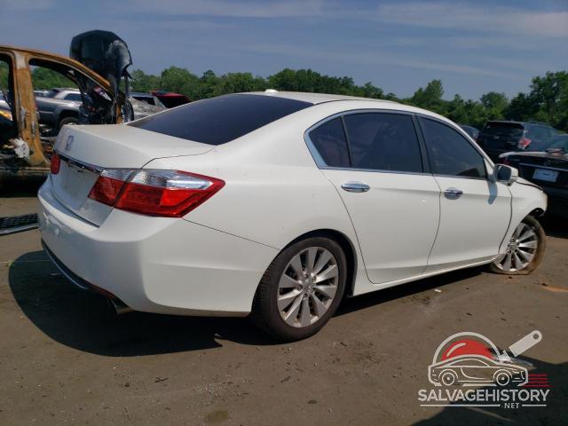 1HGCR2F82DA044935 2013 HONDA ACCORD photo no. 3