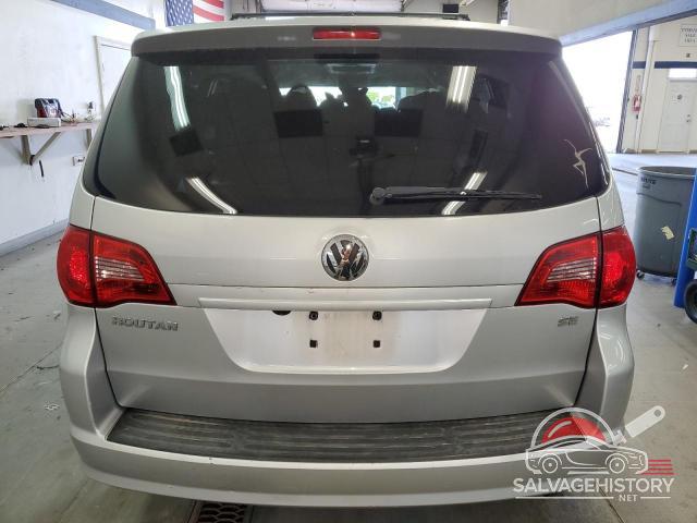 2V4RW3DG5BR625703 2011 VOLKSWAGEN ROUTAN photo no. 6