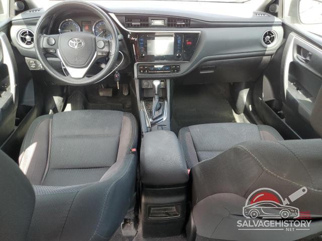 5YFBURHE2JP756468 2018 TOYOTA COROLLA photo no. 8
