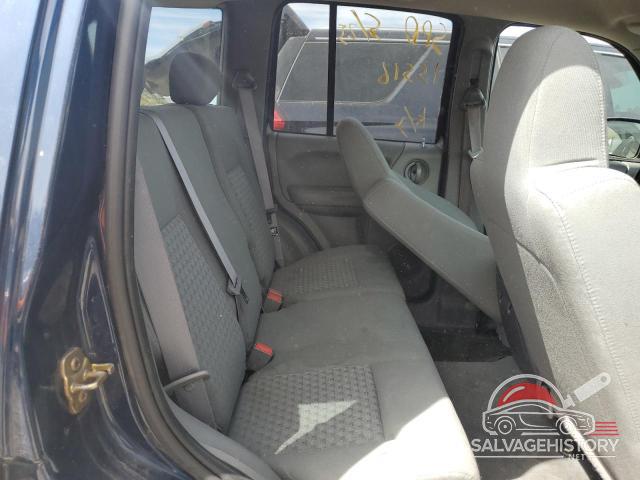 1J4GL48K75W658836 2005 JEEP LIBERTY photo no. 11