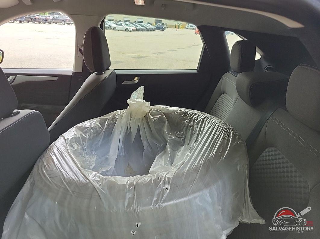 1FMCU9G65MUB25182 2021 FORD ESCAPE photo no. 3
