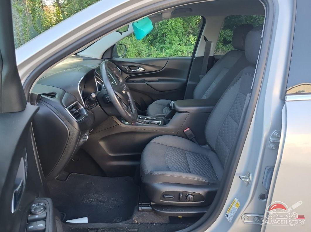 2GNAXUEV8L6229556 2020 CHEVROLET EQUINOX photo no. 2