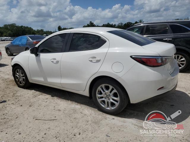 3MYDLBYV9JY309995 2018 TOYOTA YARIS photo no. 2