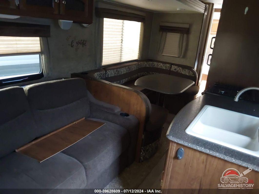 5ZT2FETB1HA024569 2017 COACHMEN TRAVEL photo no. 7