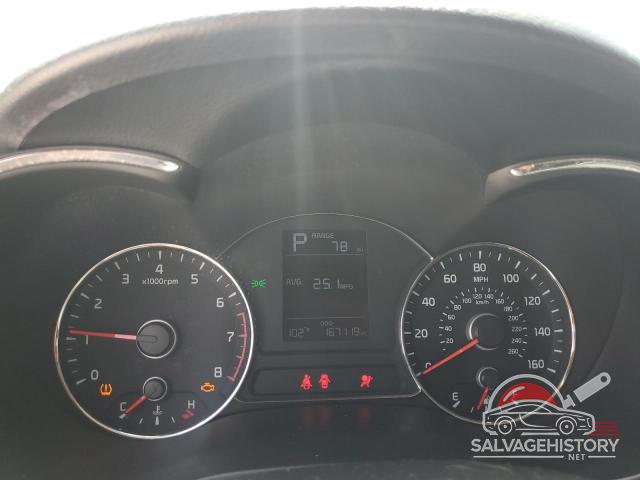 3KPFK4A70JE196554 2018 KIA FORTE photo no. 9