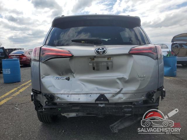 JTMRFREVXJJ220465 2018 TOYOTA RAV4 photo no. 6
