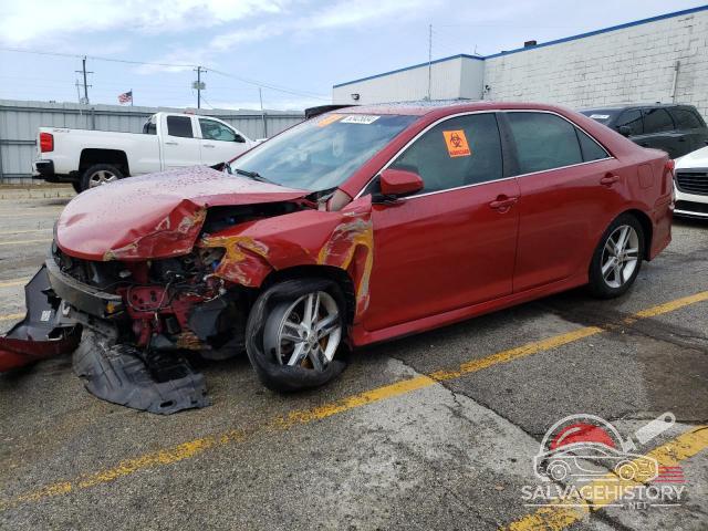 4T1BF1FK0EU763623 2014 TOYOTA CAMRY photo no. 3