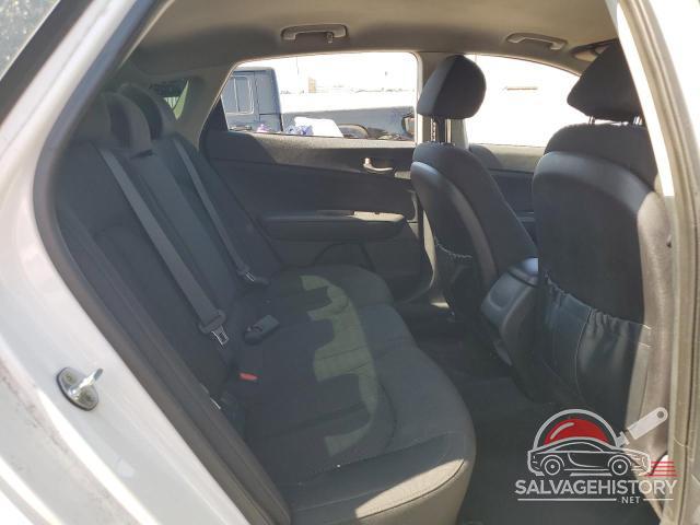 5XXGT4L31GG035481 2016 KIA OPTIMA photo no. 10