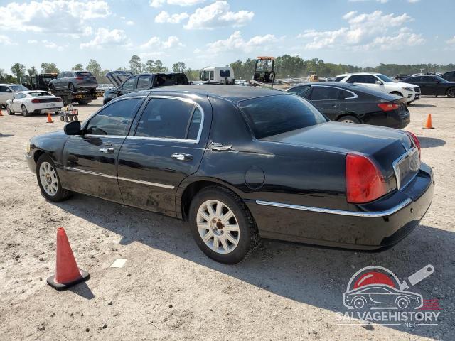 2LNBL8CVXBX764508 2011 LINCOLN TOWNCAR photo no. 2