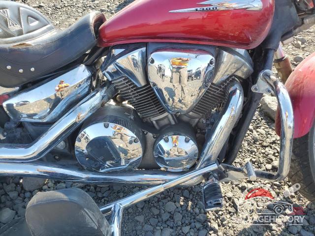 1HFSC55084A002350 2004 HONDA VTX CYCLE photo no. 2