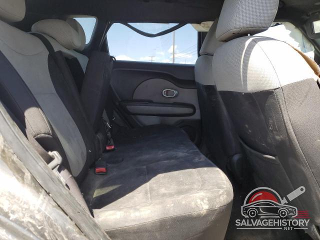 KNDJN2A24E7067412 2014 KIA SOUL photo no. 10