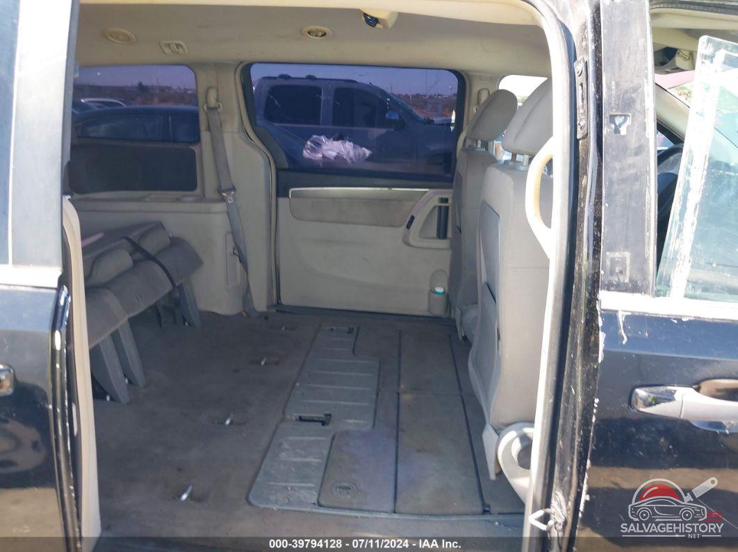 2V4RW4D13AR168891 2010 VOLKSWAGEN ROUTAN photo no. 8
