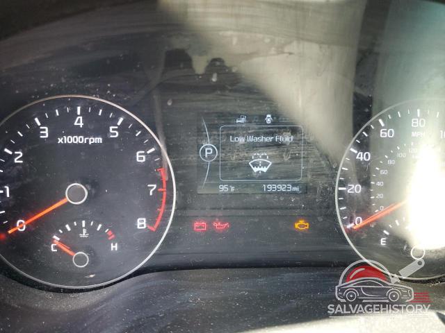 KNDPMCAC4H7152329 2017 KIA SPORTAGE photo no. 9