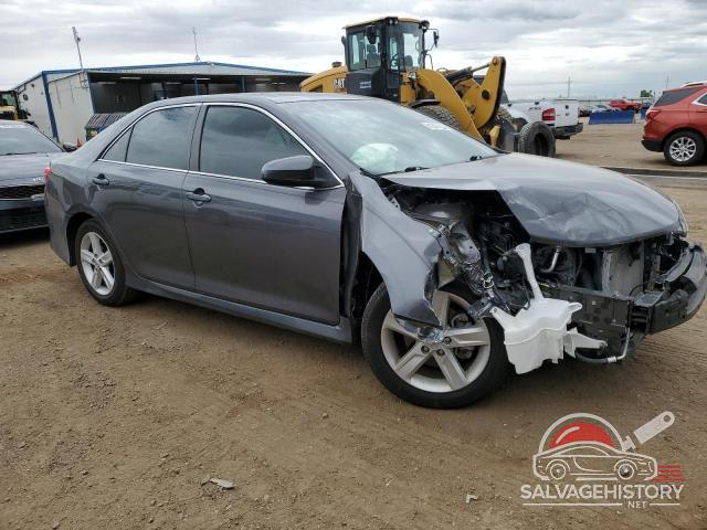 4T1BF1FK1EU871684 2014 TOYOTA CAMRY photo no. 4