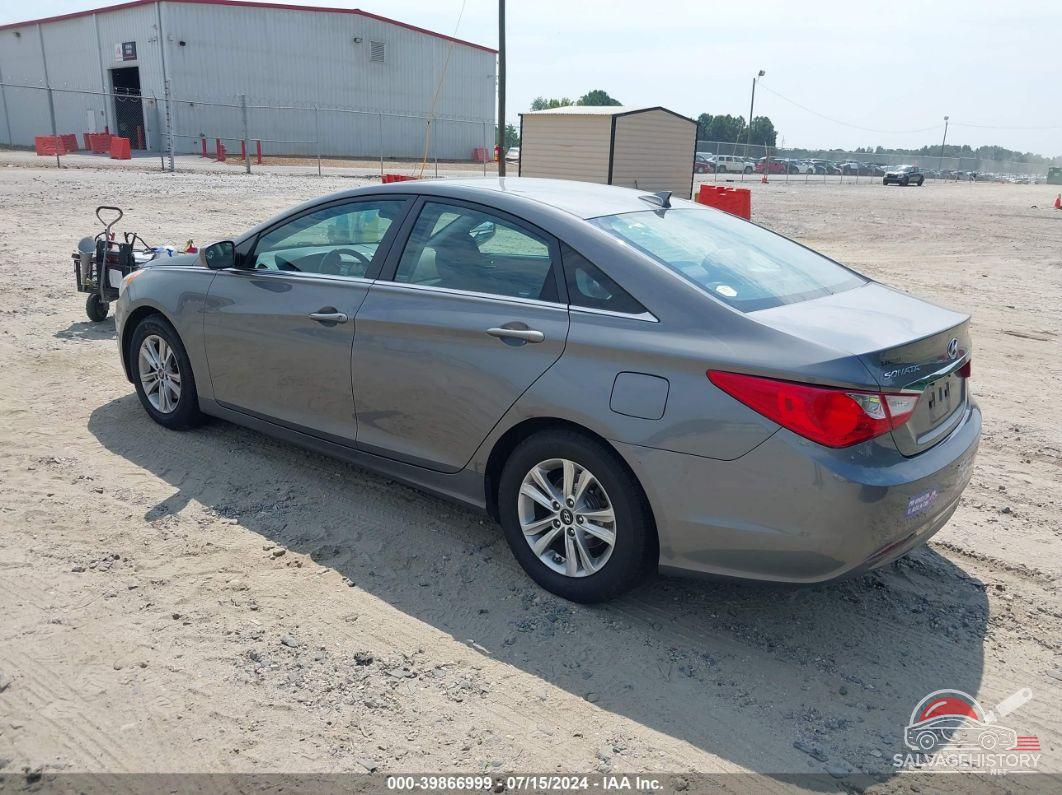 5NPEB4AC2DH707514 2013 HYUNDAI SONATA photo no. 3