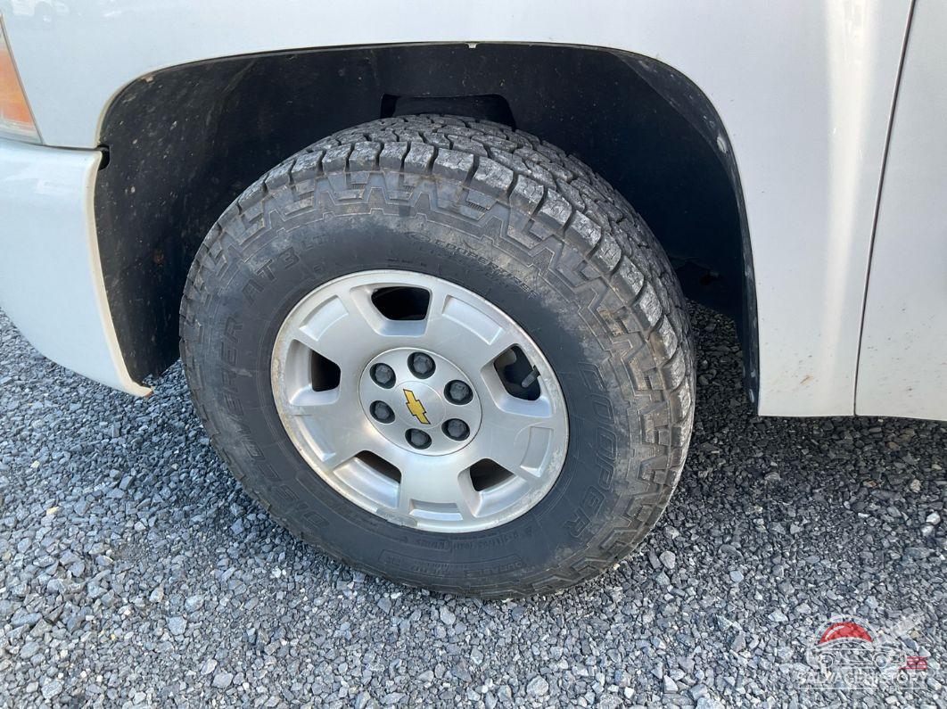 3GCPKSE32BG361140 2011 CHEVROLET SILVERADO 1500 photo no. 8