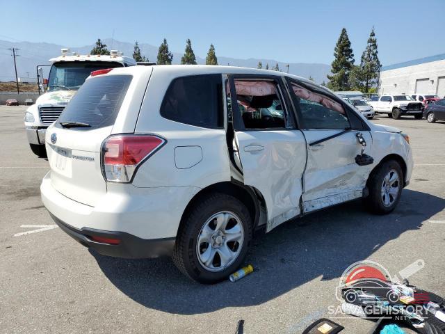 JF2SJAAC6JH523516 2018 SUBARU FORESTER photo no. 3