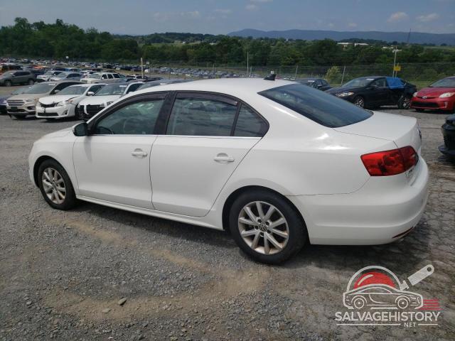 3VWB17AJ4EM368088 2014 VOLKSWAGEN JETTA photo no. 2
