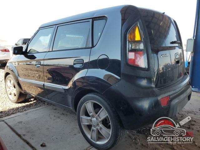 KNDJT2A20A7038621 2010 KIA SOUL photo no. 2