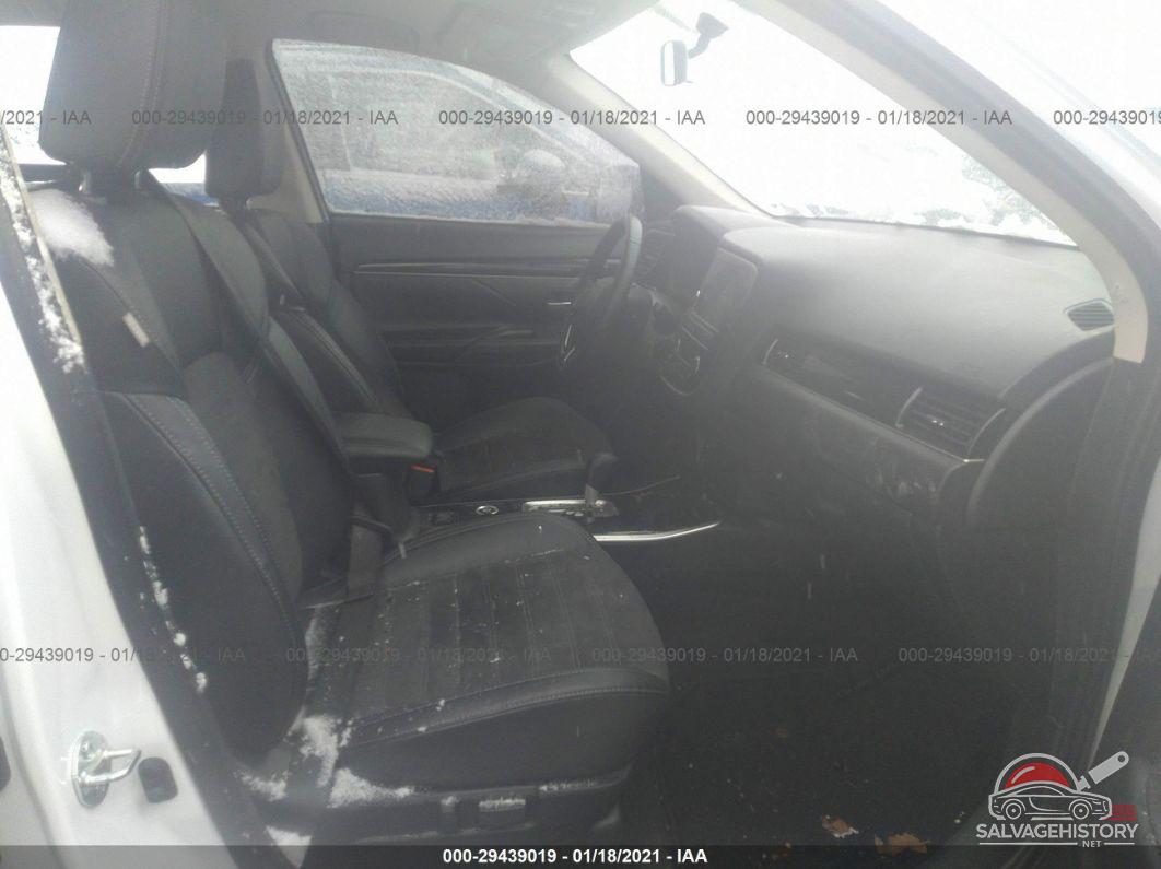 JA4AZ3A37KZ055462 2019 MITSUBISHI OUTLANDER photo no. 5