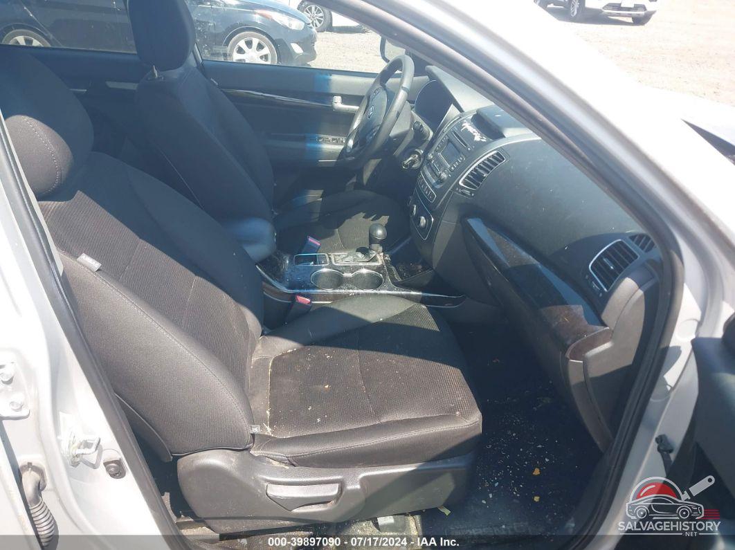 5XYKTCA61FG614272 2015 KIA SORENTO photo no. 5
