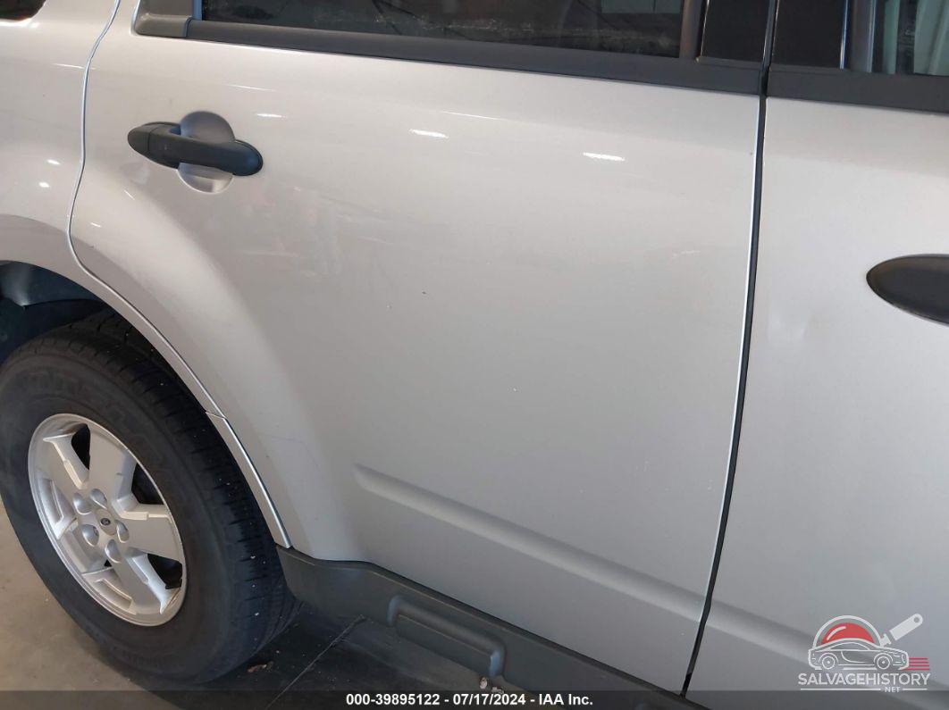 1FMCU9DG6AKC35114 2010 FORD ESCAPE photo no. 6