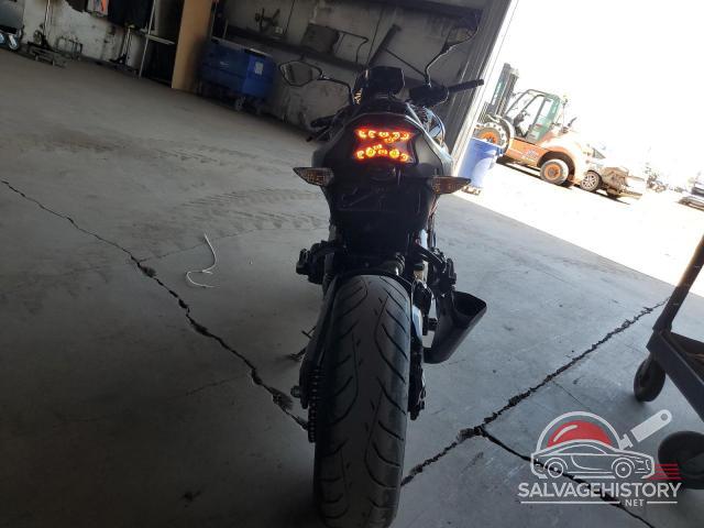 JKAZR2A14KA003037 2019 KAWASAKI Z/ZR 1000 photo no. 4