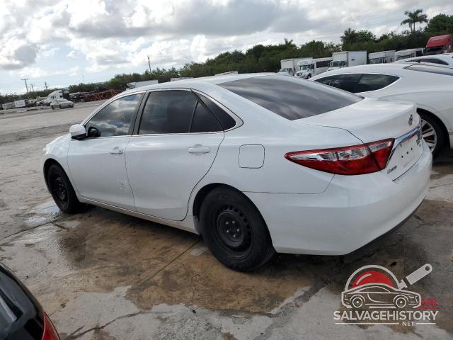 4T1BF1FK4GU202697 2016 TOYOTA CAMRY photo no. 2
