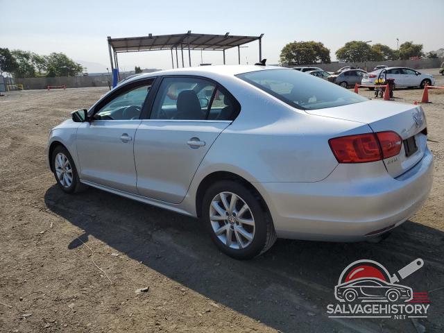 3VWD17AJ6EM215351 2014 VOLKSWAGEN JETTA photo no. 2