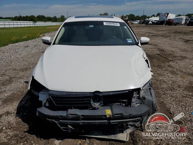 3VWDX7AJ6CM418848 2012 VOLKSWAGEN JETTA photo no. 5