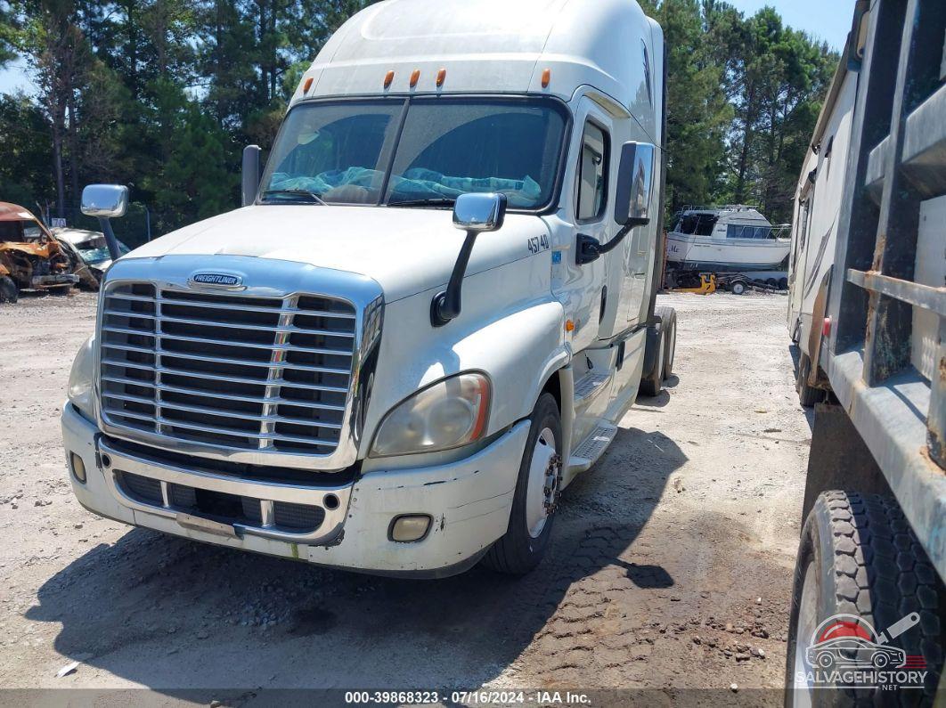 1FUJGLBG4ELFU4529 2014 FREIGHTLINER CASCADIA 125 photo no. 2