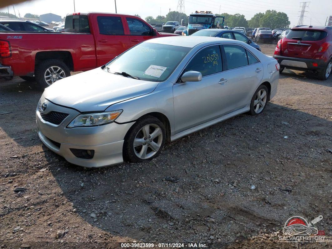 4T1BF3EK6BU149555 2011 TOYOTA CAMRY photo no. 2