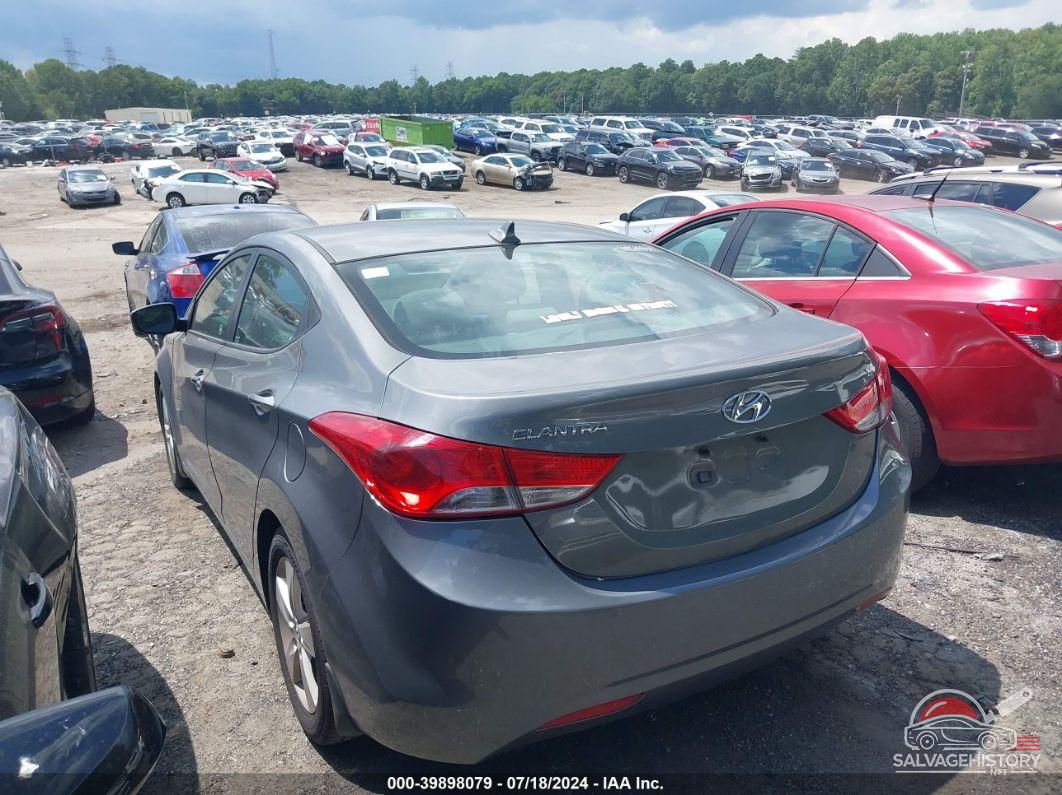 5NPDH4AE7DH413621 2013 HYUNDAI ELANTRA photo no. 3