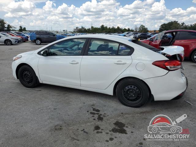 3KPFK4A74JE247151 2018 KIA FORTE photo no. 2