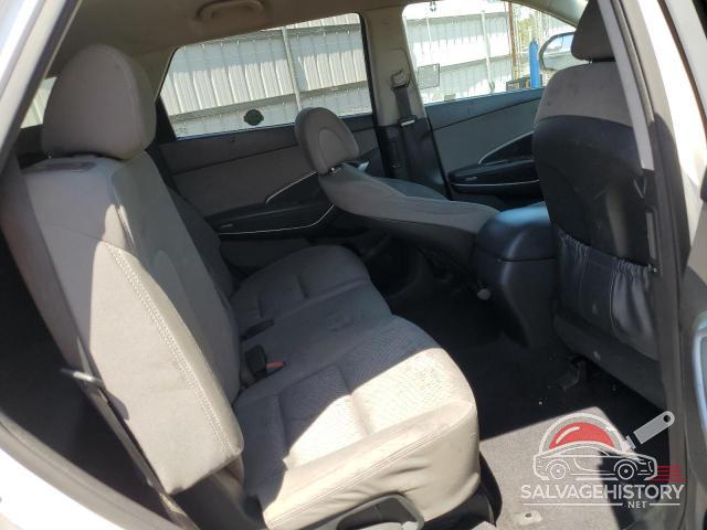 KM8SM4HF8GU146111 2016 HYUNDAI SANTA FE photo no. 11