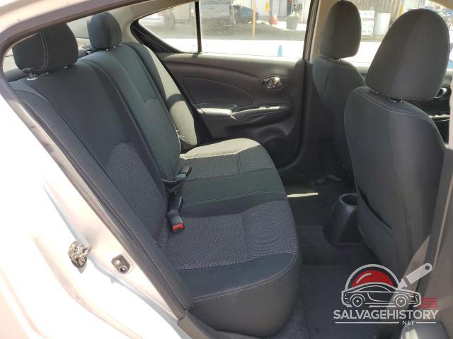 3N1CN7AP5JK402886 2018 NISSAN VERSA photo no. 10
